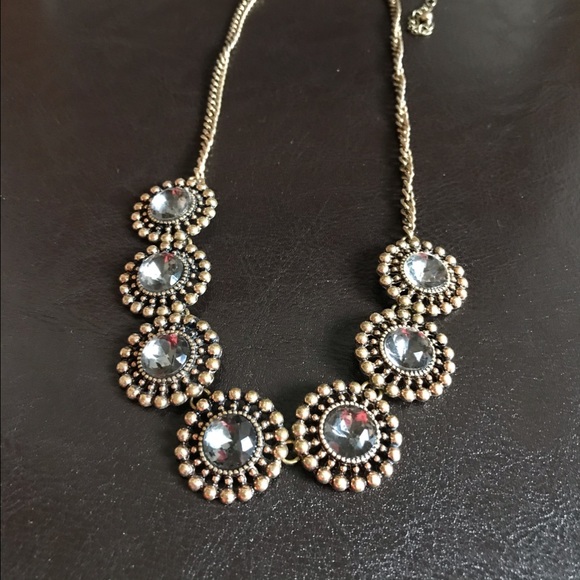 Francesca’s collection statement necklace - Picture 2 of 3